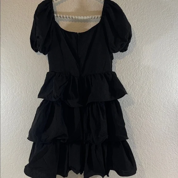 PRETTY LITTLE THING BLACK CRINKLE CUP DETAIL TIERED SKIRT SKATER DRESS SIZE 4 - Picture 7 of 15